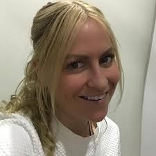 What property management companies are recommended in La Cruz and is it  worth renting out a property during the summer?