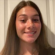 Roni Ashley's Instagram, Twitter & Facebook