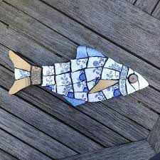 This was seriously a one hour diy. Mosaic Fish Wall Hanging My Wedding Mosaik Felsen Mosaikgarten Mosaik Diy
