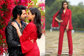 The remaked version of coolie no 1 is directed by david dhawan, which stars varun dhawan and sara. Sara Ali Khan Stuns In Red Pantsuit Worth Rs 1 32 381 At Coolie No 1 Trailer Launch Yay Or Nay India Com