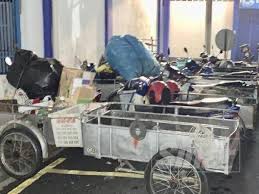 Hanya saja untuk motor roda tiga buatan tossa ini digunakan untuk mengangkut barang. 11 Penunggang Motosikal Roda Tiga Diberkas