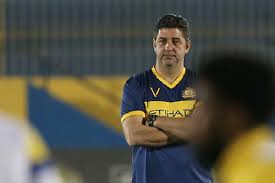 O treinador joão henriques afirmou, este sábado, que o vitória de guimarães quer, ao longo da época, honrar a memória de rui viana, fisiologista da equipa da i liga portuguesa de futebol que. Rui Vitoria E Campeao Na Arabia E Fica A Espera Do Benfica Para Voltar A Festejar