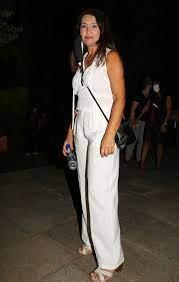 Η αγαπημένη ηθοποιός αναφέρθηκε στην κόρη της, που είναι 21 ετών, στο σύζυγό της. Hrw Moykioy Poso Exei Alla3ei Sta 57 Ths Star Gr