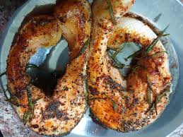 Ikan salmon yang banyak mengandung omega 3 paling cocok jika diolah dengan cara dipanggang. Resepi Ikan Salmon Sempoi