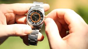 While most modern rolex watches like submariner or rolex datejust the run on automatic movements and therefore continue to work as but it's easy to get it going again. How To Wind A Rolex Watch How To Set A Rolex Crown Caliber