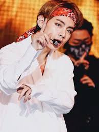 btsテテの髪型 パーマ 黒髪 マッシュ ウルフ などセット方法まで全種解説 slope スロープ bts テテ 画像 bts テテ 髪型 パーマ