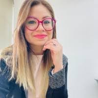 Laura Fabela's Instagram, Twitter & Facebook