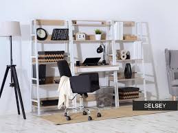 L'étagère échelle peut également faire office de bureau. Tygeo Etageres Et Bureau Echelle Scandinaves Selsey