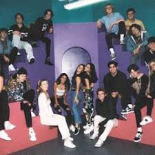 Hype House Thehypehousela Photos Et Videos Instagram In 2020 Friend Photoshoot Hype Hype Wallpaper