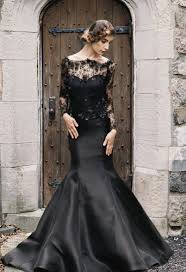 Recently, themed weddings are gaining increasing popularity. 25 Gorgeous Black Wedding Dresses Deer Pearl Flowers