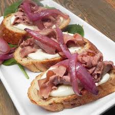 Beef And Caramelized Onion Canapes Recipe Canapes Recipes Caramelized Onions Food