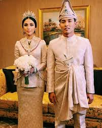 Memperingati kemangkatan 20 tahun yam tengku arif temenggong pahang ii. Kecantikannya Bak Permata Di Negeri Jiran Inilah 3 Putri Raja Malaysia Yang Lahir Dari Seorang Aktris 80 An Yang Rela Jadi Istri Kedua
