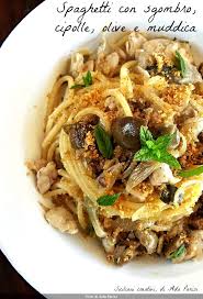 Spaghetti Con Sgombro E Cipolle Olive E Muddica Ricetta Ricette Cibo E Vino Idee Alimentari