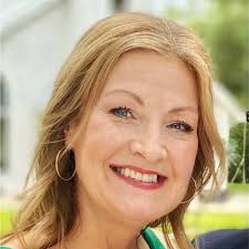 It's pub day for THE SENATOR!