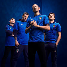 Azzurri (türkçesi gökmavililer) lakaplı i̇talya millî futbol takımı sonuncusu 2006 yılında olmak üzere 4 kez fifa dünya kupası'nı kazanma başarısını göstermiştir. Tribun Dergi On Twitter Italya Milli Takimi 2020 2021 Formasi Puma