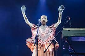 Brodka juggles different styles of music, daring sound and aesthetics with amazing grace. Open Er Festival 2017 Day Three Review Prophets Of Rage The Weeknd