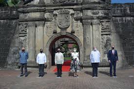 Maybe you would like to learn more about one of these? Nagpakuha Ng Larawan Sa Fort Hataw D Yaryo Ng Bayan Facebook
