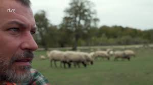 Tierra de pastores y carboneros, así es la Sierra de Urbasa y Andía. Para  este episodio, Juanjo Pardo recorre paisajes de los más dispares., Te  esperamos este domingo a las 19.40h en #80cm, ...