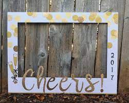 New Year S Eve Party Giant Photo Booth Frame Horizontal Confetti Bubby With Champagne Glasses Glitter Message Cheers Date 2017 Decoracion Fin De Ano Decoracion De Fin De Ano Ano Nuevo Decoracion