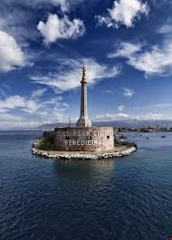 It was an ancient siculan colony, first mentioned about 730 bc, founded by settlers from chalcis, who called it zankle (sickle), from. Porto Messina Bilder Und Fotos Aus Messina 366x550 Autore Redazione