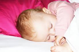 Je jünger ein baby, umso mehr ist. Warum Babys Im 1 Lebensjahr Nicht Durchschlafen Konnen Inkl Personlicher Schlaf Story Jananibe