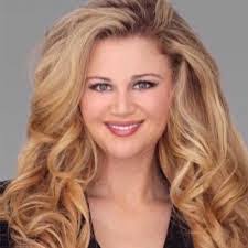 Jessica Nickle's Instagram, Twitter & Facebook