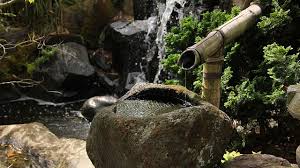 Wer für den garten einen springbrunnen selber bauen möchte, braucht vor allem steine, kies und eine entsprechende pumpe. Wasserspiel Selber Bauen So Geht S Focus De