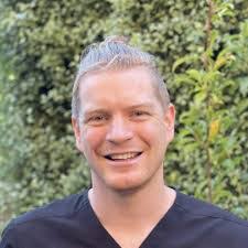 Casey Hewitt's Instagram, Twitter & Facebook