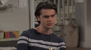 He portrayed lucas caravaggio and dodge in season one of netflix's adaptation of locke & key. Locke And Key Ficha A Felix Mallard Happy Together Como Personaje Recurrente