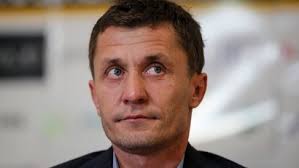 Armstrong je deo organizovane mafije i za njega je zatvor