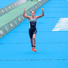 Flora duffy wins the wts grand final and with it the overall of the world triathlon series which corresponds to the world championships over the olympic distance. K6v2tnd1nykhym