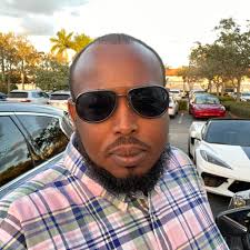 Refs already helping the Bills! This hold that blatantly wasn't called  resulted in a TD. Cheaters!