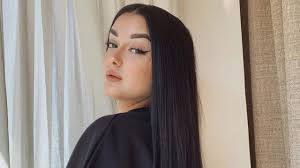 En su cumpleaños número 36, josé álvaro osorio balvin, reconocido como j balvin estrena una canción que resume su vida y que tituló '7 de mayo', día en el que nació. Julia Janeiro Campanario Las Celebraciones Por Su 18 Cumpleanos