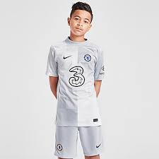 Bei 11teamsports findest du unter anderem auch das neue fc chelsea trikot 2020, welches die spieler in der kommenden saison tragen werden. Chelsea Trikots Fussballbekleidung Jd Sports