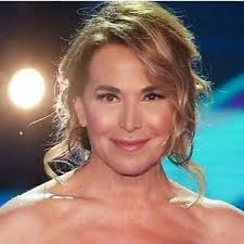 Barbara d'urso scende in politica: Rai Barbara D Urso A Carta Bianca L Azienda Dice No Il Pd Censura La Repubblica