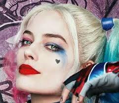 Imagens das gravações da sequência começaram a circular nas redes sociais e mostraram alguns detalhes do visual de arlequina , personagem. Pin Em Harlequina Esquadrao Suicida