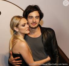 Segundo a atriz, que em 2017 foi paquerada pelo empreendedor, tudo começou quando, no início da pandemia, ela se. Tiago Iorc Nao Tem Ciume De Isabelle Drummond Em Cenas Com Fiuk Nao Vejo Tv Purepeople