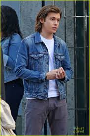 Nick Robinson Amandla Stenberg Everything Filming 01 Nick Robinson Robinson Nick