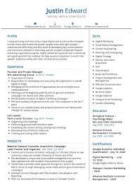 You have to commit to your online brand, even if it's sharing or reposting on social media a few times a week. Social Media Strategist Resume Sample 2021 Writing Tips Resumekraft