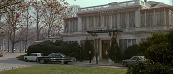 Une organisation de redoutables terroristes, lancée sur la piste du disparu, investit le restaurant où commence une rocambolesque partie de. Filming Locations Of The Restaurant The Bridge Le Grand Restaurant Movieloci Com