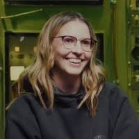 Beth Lockard's Instagram, Twitter & Facebook