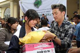 Trong showbiz việt, đàm vĩnh hưng được biết đến như một nam ca sĩ nhiều chiêu trò với những lần hâm nóng tên tuổi bằng những phát ngôn hay hành động gây sốc, chẳng giống ai. Ä'am VÄ©nh HÆ°ng Kháº³ng Ä'á»‹nh Minh Khong Äƒn Cháº·n Tiá»n Tá»« Thiá»‡n