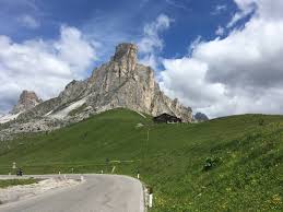 Passo giau is the perfect starting point for your hikes to the refuges in this area and it's also know by hundred of cyclist and bikers. Passo Giau From Pocol 2236m