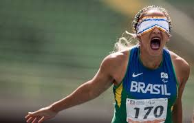 A primeira participação brasileira no quadro de medalhas ocorreu em stoke mandeville/ 1984 com a conquista de uma medalha de ouro, cinco de prata e uma de bronze. Historias Das Mulheres Que Vao Mudar Sua Percepcao Sobre A Paralimpiada Azmina