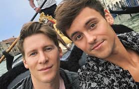 Tom daley and dustin lance black. Tom Daley Surprises Dustin Lance Black With Anniversary Trip To Venice