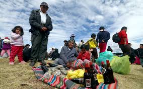 Algunas provisiones para las ofrendas deben estar cocidas, Dia De La Pachamama Cusquenos Y Turistas Le Rinden Tributo A La Madre Tierra Video Edicion Correo