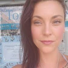 Angela Endicott's Instagram, Twitter & Facebook