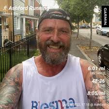 Giraffe and ostrich race neck and neck