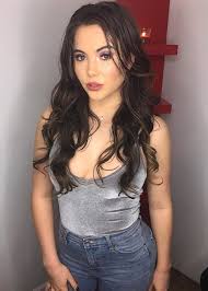 McKayla Maroney charms with her natural nude appeal