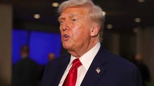 Trump arremete contra la ABC por el regreso de Kimmel, quien reproduce  'basura' demócrata